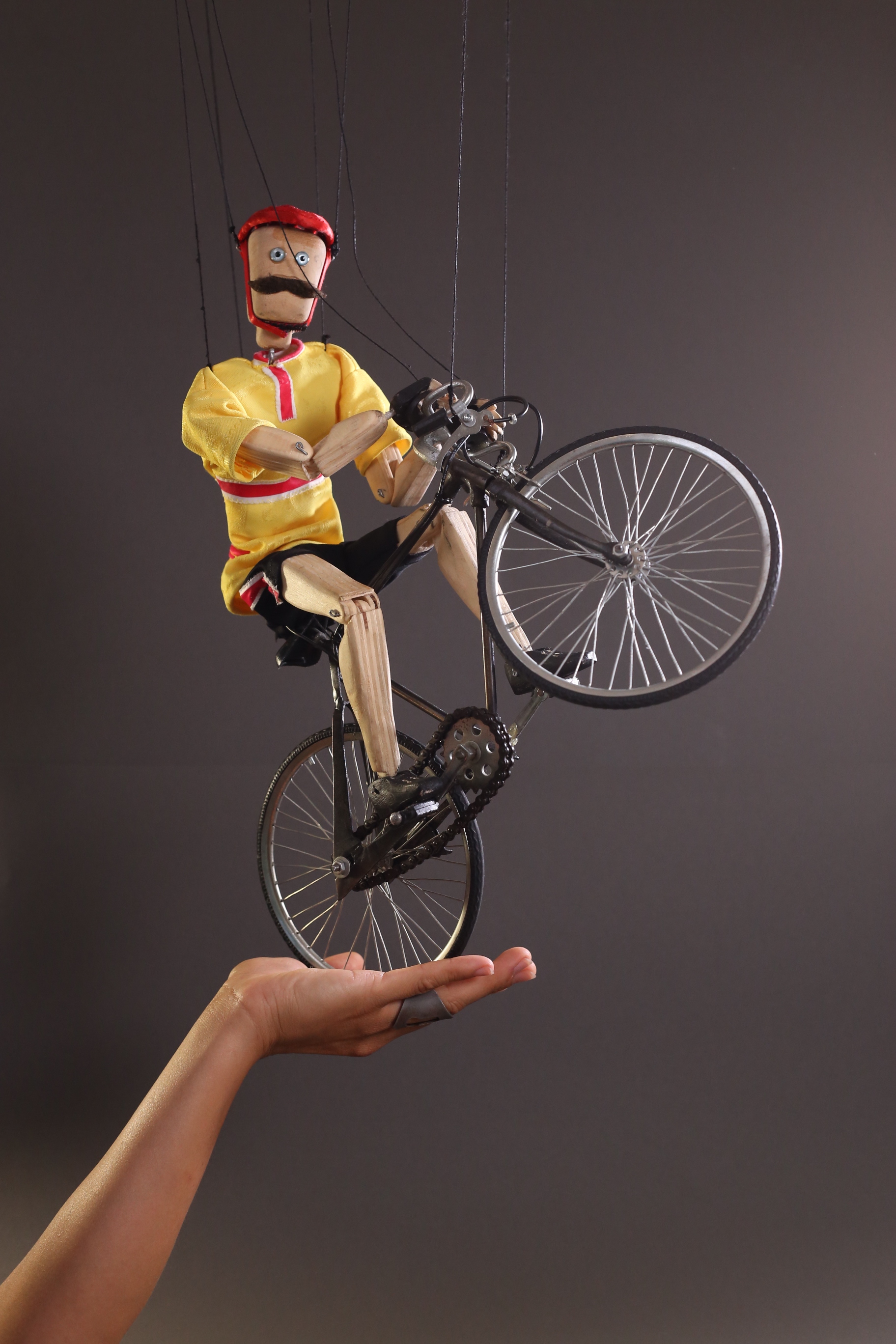 Appeso-a-un-filo_Di-Filippo-Marionette