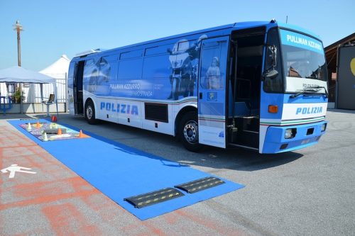 Pullman Azzurro: l’educazione stradale parte da Paderno