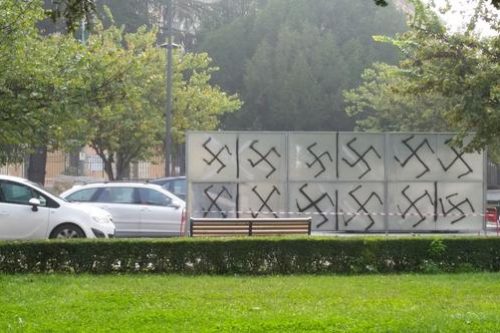 La Digos di Brescia sulle Svastiche a Passirano