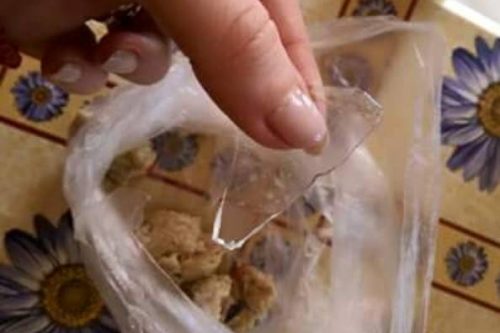 Polpette con vetri, paura per un cane
