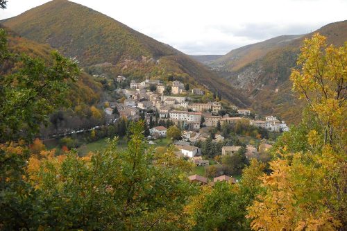 “Cartoline per Serrapetrona”, solidarietà per il Comune marchigiano colpito dal terremoto