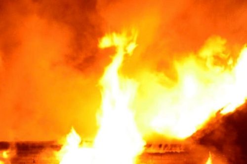 Incendio in una casa disabitata a Gussago. Cause ancora da definire.