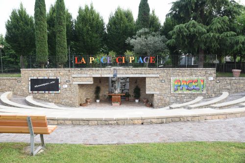 All’oratorio di Padergnone i ragazzi creano il “Parco della Pace”