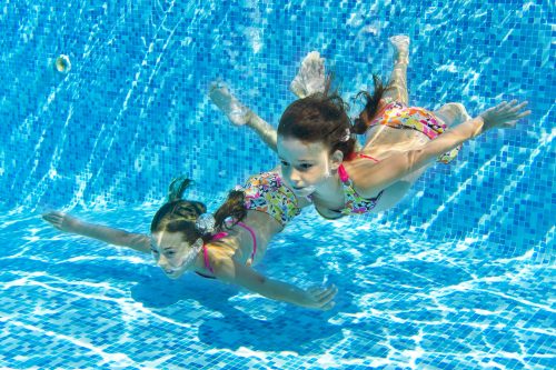 Corso di nuoto per alunni della scuola elementare e media