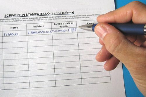 Rodengo Saiano: la raccolta firme mette un freno al trasloco della Farmacia