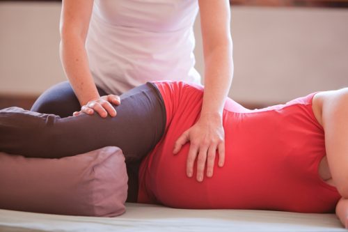 Shiatsu, femminilità e gravidanza: a Rodengo Saiano corsi e appuntamenti dedicati alle donne