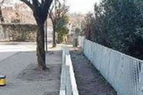 Nuove panchine per il parco delle elementari di Castegnato