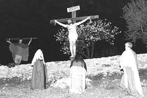 Via Crucis a Ome: 100 anni di tradizione sacra Via Crucis a Ome: 100 anni di tradizione sacra