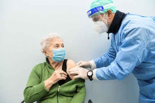 Franciacorta: attività operatorie ridotte al minimo per accelerare sui vaccini Franciacorta: attività operatorie ridotte al minimo per accelerare sui vaccini