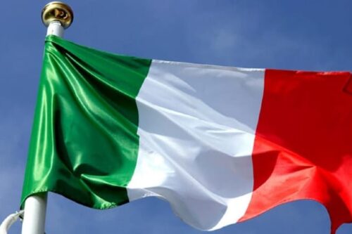 Rodengo Saiano: rubato il tricolore e vandalizzato il parco Rodengo Saiano: rubato il tricolore e vandalizzato il parco