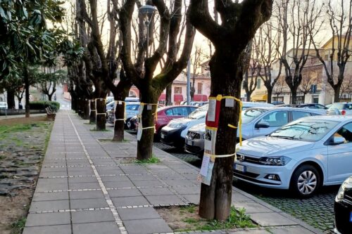 Nucleo Inclusione Diffusa ha vestito piazza Vittorio Veneto di Gussago in occasione dell’8 marzo