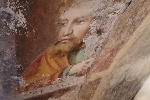 Stupore alla Santissima: una parete nascondeva i preziosi affreschi