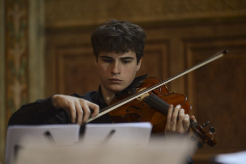 Alessio Boschi di Rodengo Saiano sul palcoscenico del Teatro Grande Alessio Boschi di Rodengo Saiano sul palcoscenico del Teatro Grande