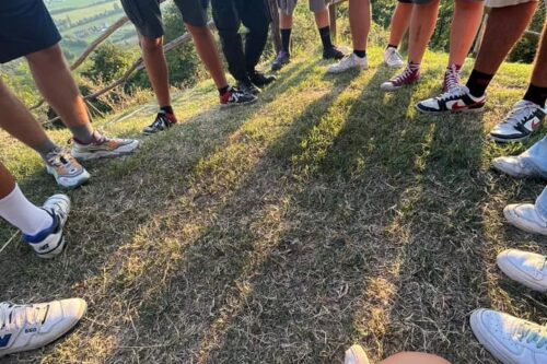 Lasciano sporco alla Santissima, chiedono scusa e riparano al danno: un momento di crescita per tutta la Comunità