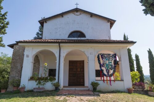 Opera di Laura Renna inaugurata alla Chiesa di San Rocco: la Via delle Sorelle illumina Gussago