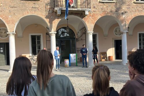 Terre Rare arriva a Paderno: rendere utili i vecchi cellulari