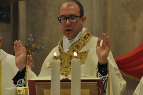 Don Alessandro Nember di Paderno, sacerdote con un percorso di fede davvero sorprendente Don Alessandro Nember di Paderno, sacerdote con un percorso di fede davvero sorprendente