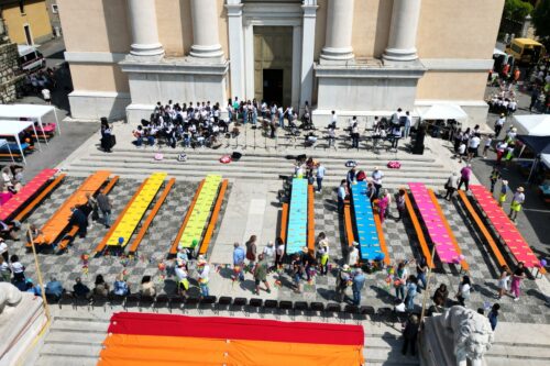 “Tavolata senza muri”: un simbolo di pace e inclusione a Gussago “Tavolata senza muri”: un simbolo di pace e inclusione a Gussago