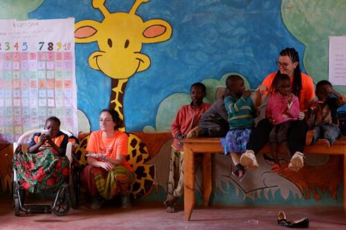 Un gesto solidale porta speranza in Tanzania: raccolti tremila euro grazie alla Color Run