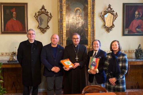 FOTONOTIZIA: UNCI guidata dal gussaghese De Santis porta un dono di vita alla diocesi FOTONOTIZIA: UNCI guidata dal gussaghese De Santis porta un dono di vita alla diocesi