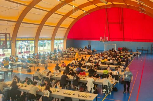 Paderno applaude Stella: campionessa regionale under 12 di scacchi