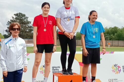 Gussago applaude Alessandra Cartella: terzo posto nel getto del peso ai campionati studenteschi regionali Gussago applaude Alessandra Cartella: terzo posto nel getto del peso ai campionati studenteschi regionali