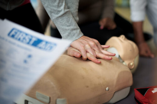 Quando il cuore si ferma, tu puoi fare la differenza: a Gussago il corso gratuito per usare il defibrillatore