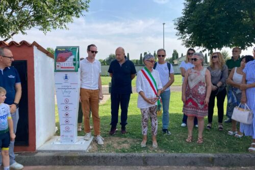 Un defibrillatore per ricordare Vincenzo Camplani: il ciclodromo di Rodengo Saiano è ora più sicuro