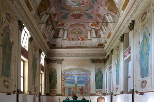 Rodengo Saiano: un viaggio nel cuore dell’arte tra chiostri, affreschi e silenzio