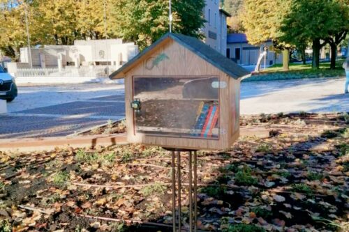 Gussago, la cassetta del Book Crossing torna a vivere grazie a un volontario