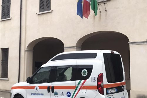 Un nuovo mezzo per il trasporto sociale: a Paderno Franciacorta cresce la rete solidale
